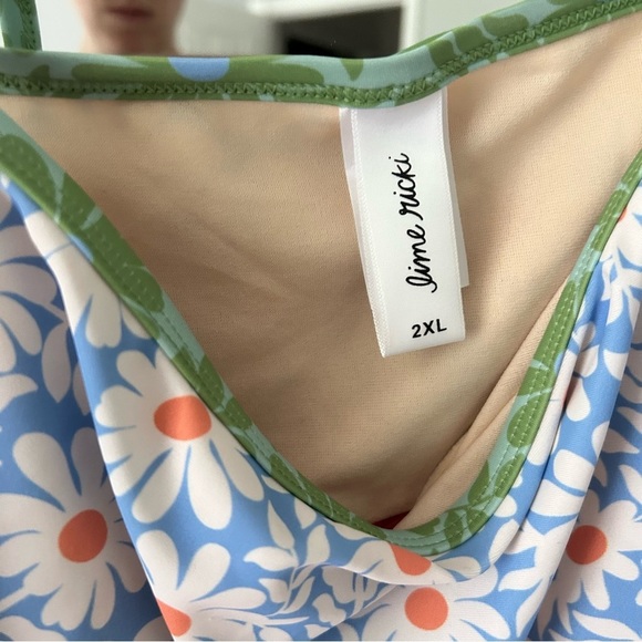 LIME RICKI SWIMWEAR Bralette and high waisted bottoms In Daisy Patch - Picture 6 of 7